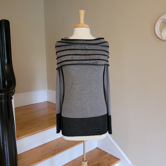 Contemporaine Exclusivite Simons Grey/Black Long Portrait Neck Sweater.Size M - Picture 6 of 9